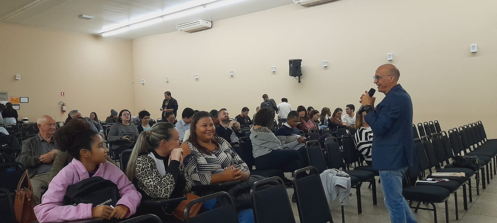 Workshop “Em mentes quadradas, ideias novas não circulam”