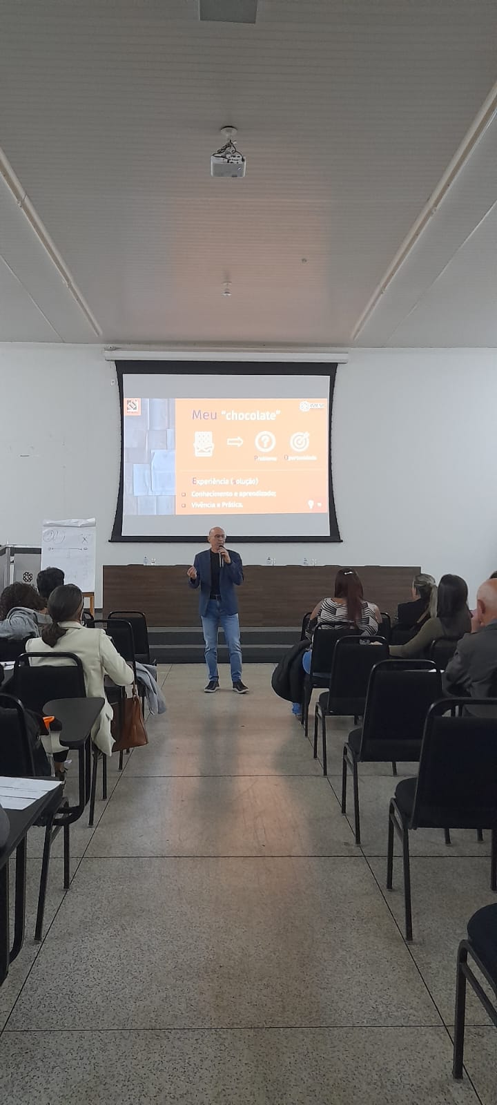 Workshop “Em mentes quadradas, ideias novas não circulam”