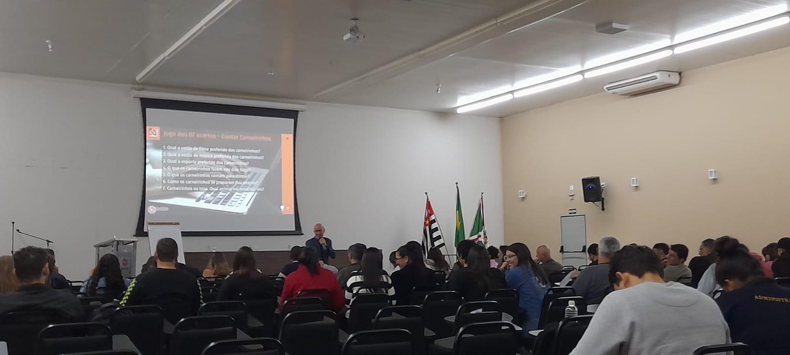 Workshop “Em mentes quadradas, ideias novas não circulam”