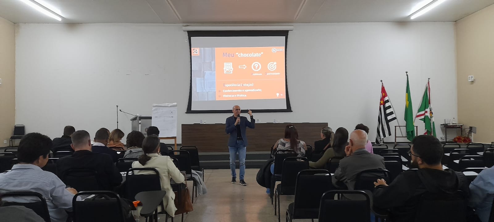 Workshop “Em mentes quadradas, ideias novas não circulam”