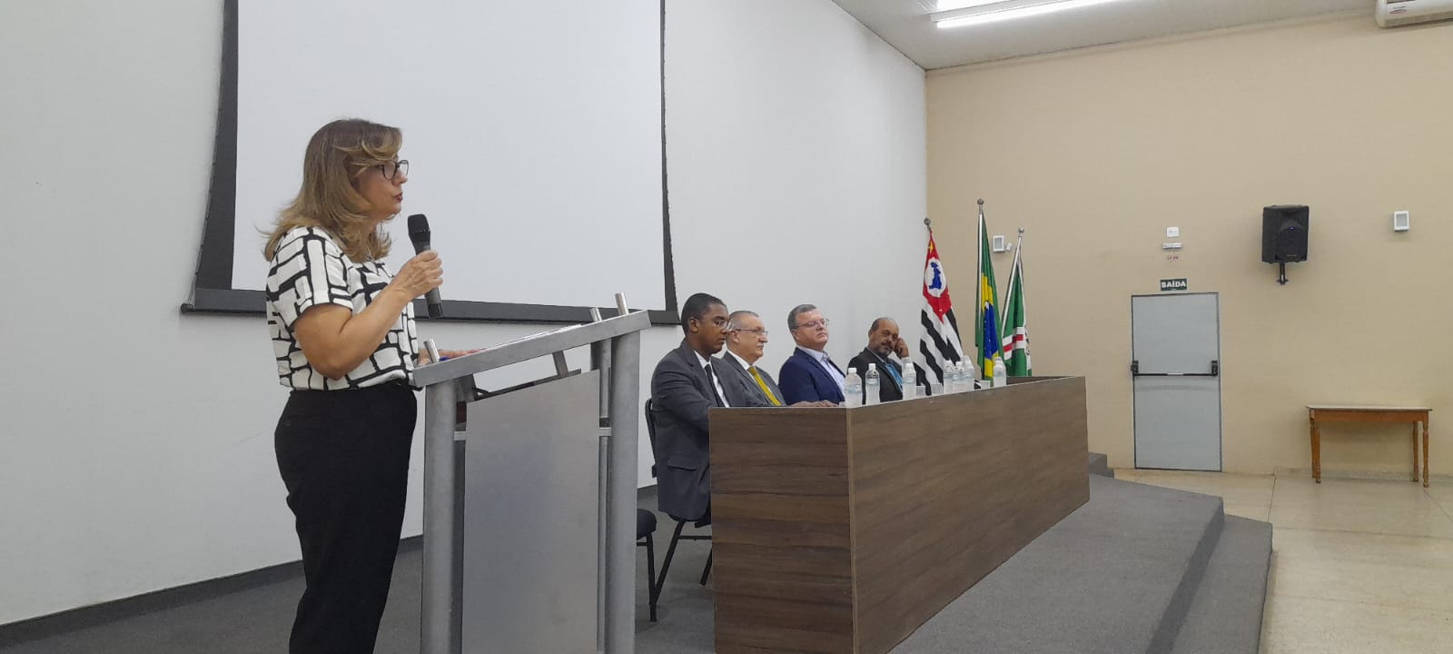 IMESB lança obra coletiva produzida por professores e alunos egressos da Instituição
