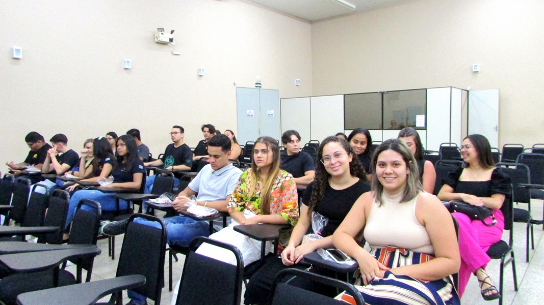 32ª Semana de Administração | Carol Curimbaba