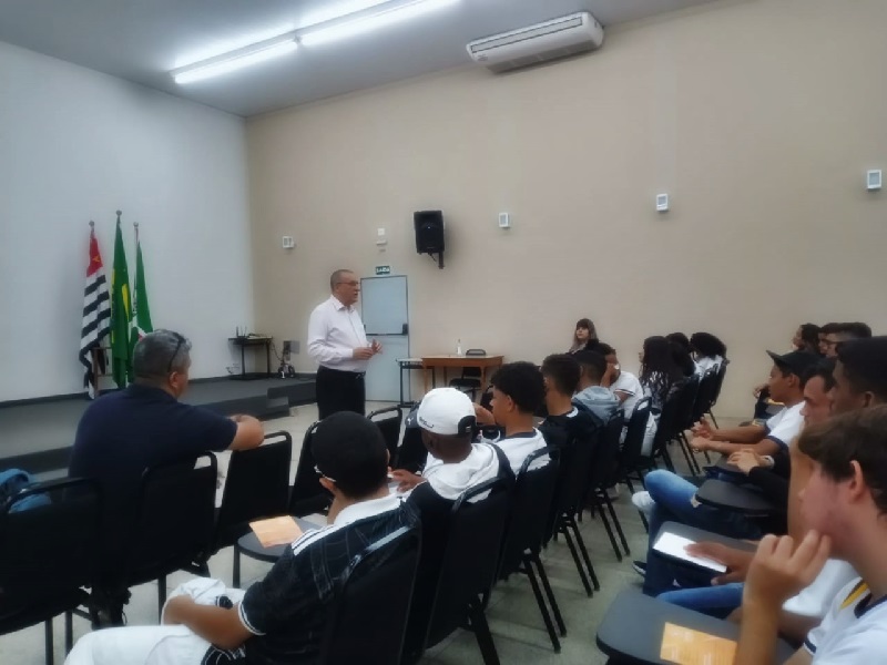 IMESB recebe a visita dos alunos da Escola José Francisco Paschoal