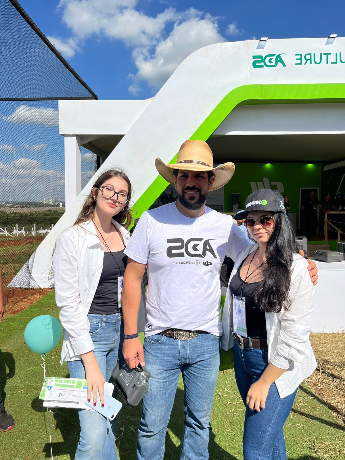 abe69359-4bc0-4ca1-8792-d2ea4ca37010