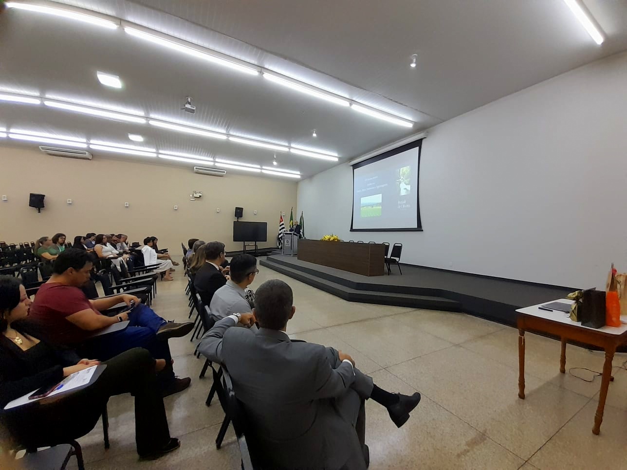 179f8f38-dca4-4540-8240-1e41762fb8fc