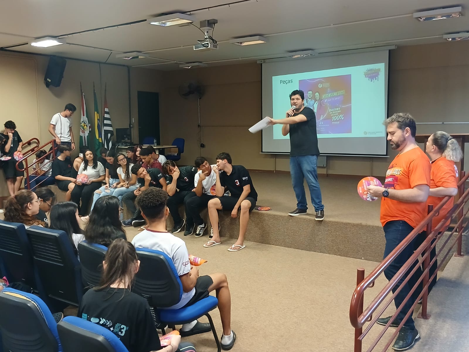 Vestibular 2025: Faculdade Municipal visita à ETEC Bebedouro