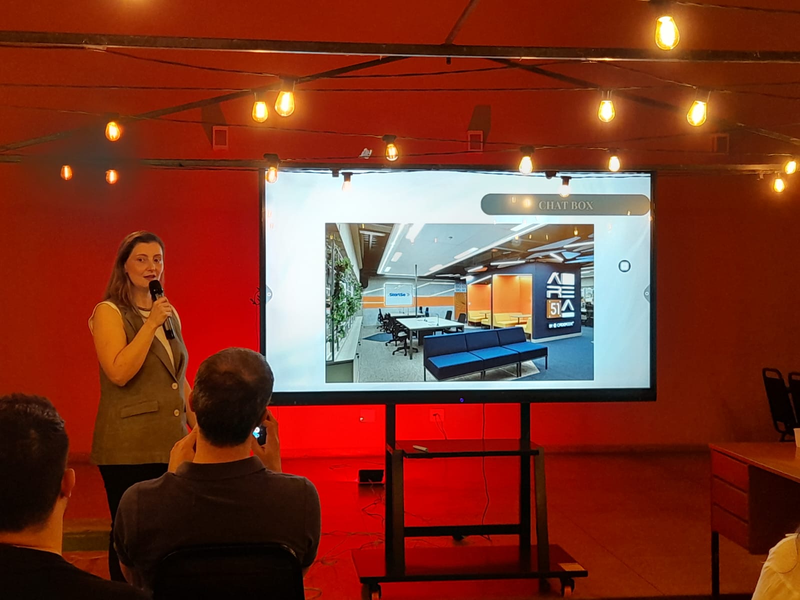 b2fb3c40-482e-40b8-abb2-d68782184ae8