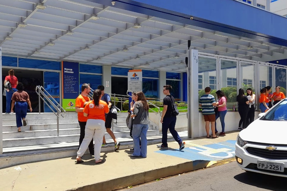 b041095c-9c0b-43e7-b8be-bbacb70942dc